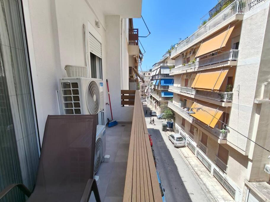 Chic Apartment Near Acropolis Атина Екстериор снимка