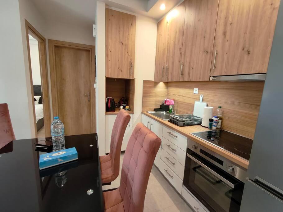 Chic Apartment Near Acropolis Атина Екстериор снимка